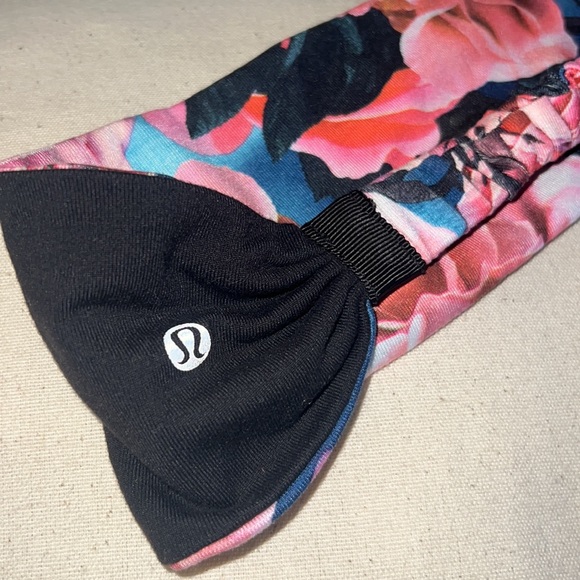 Floral Lululemon reversible headband - Picture 2 of 4